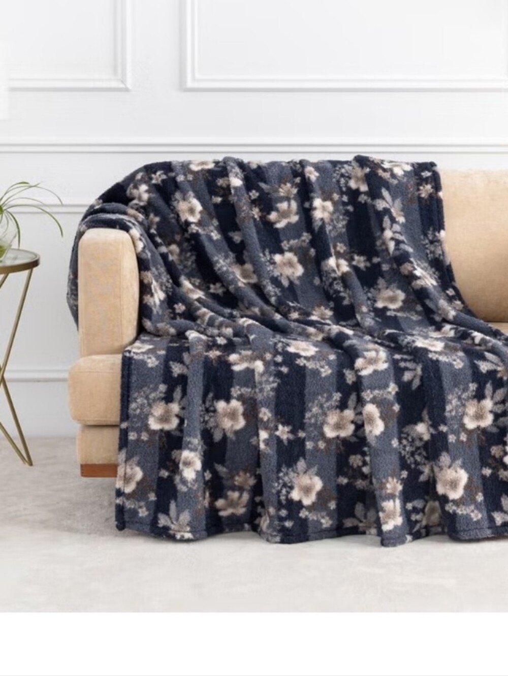 Berkshire Retro Blue Floral Plush Throw New